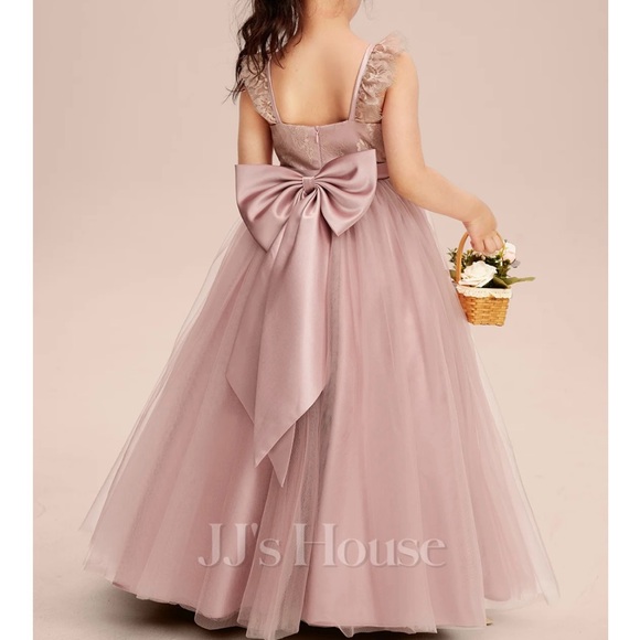 JJ’s House A-line Square Floor-Length Lace/Tulle Flower Girl Dress, size 6. - Picture 9 of 10